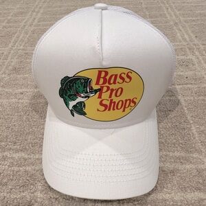 BASS PRO SHOPS • Trucker Hat